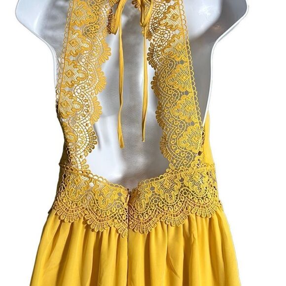 Love Tree Women's Sleeveless Crochet Open Back Yellow Romper Size S NWT - Picture 3 of 13